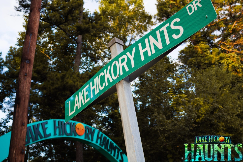 Lake Hickory Haunts Drive Sign Horizontal (1) (1)